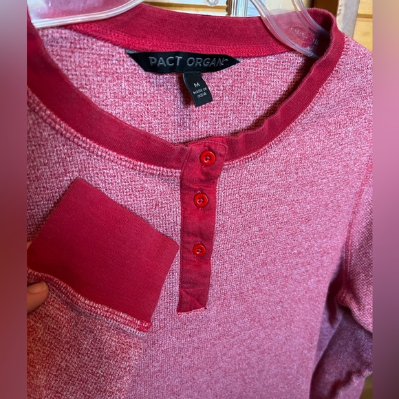 Pact organic cotton long sleeve waffle henley. Size M - Picture 3 of 8